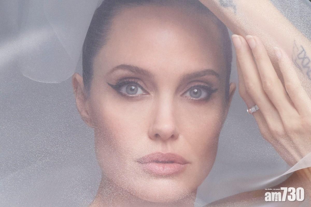 【女神回歸】安祖蓮娜半裸上封面