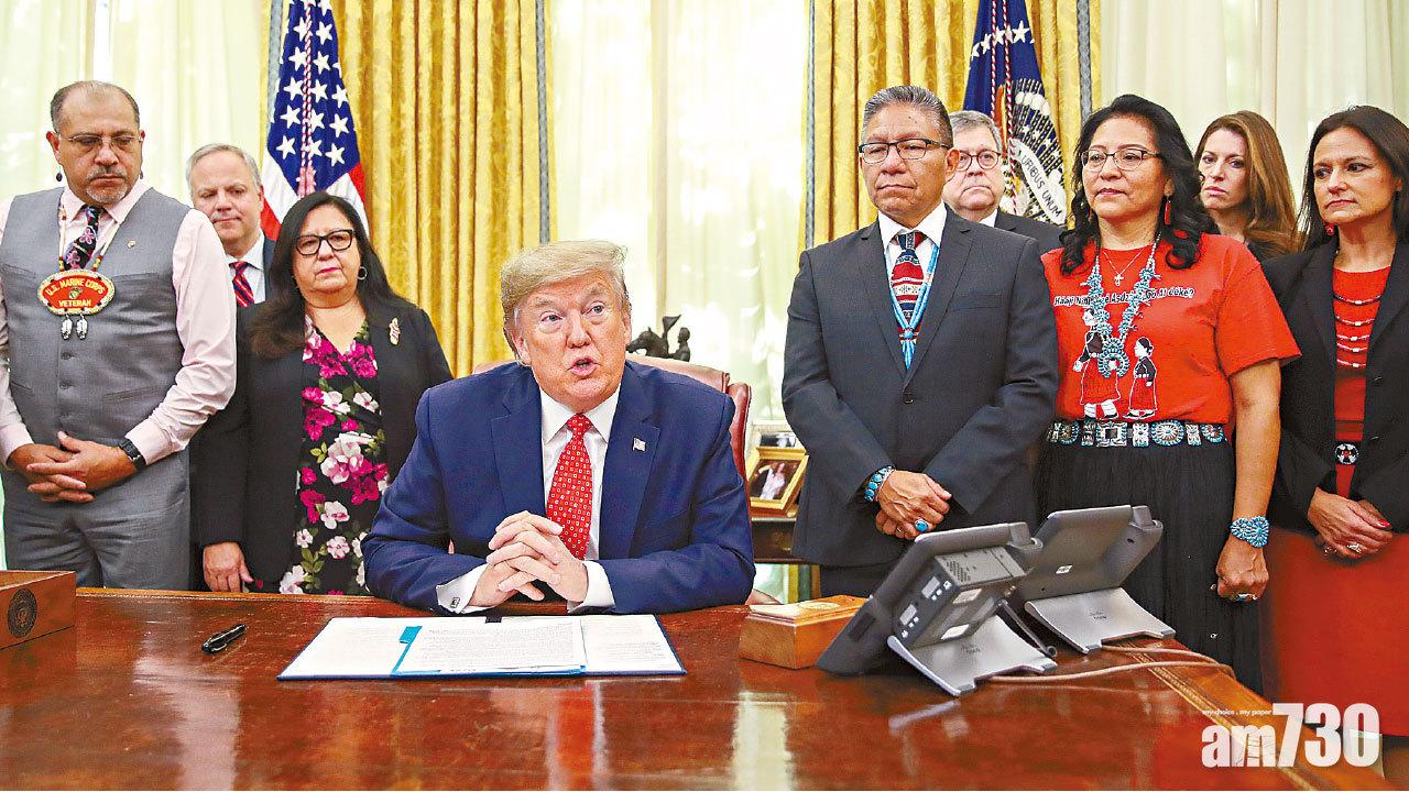 未提會否簽《人權法》  特朗普：與港人在一起