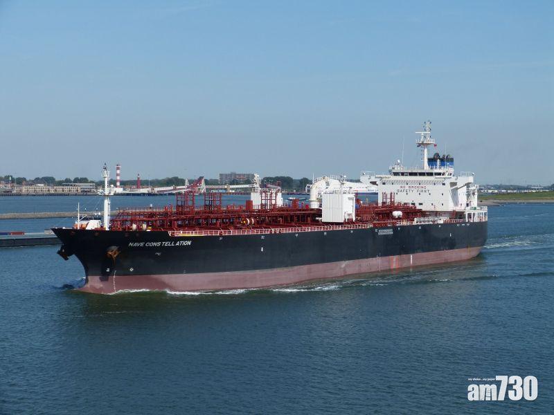 海盜劫掛港區旗油輪 19船員被綁架