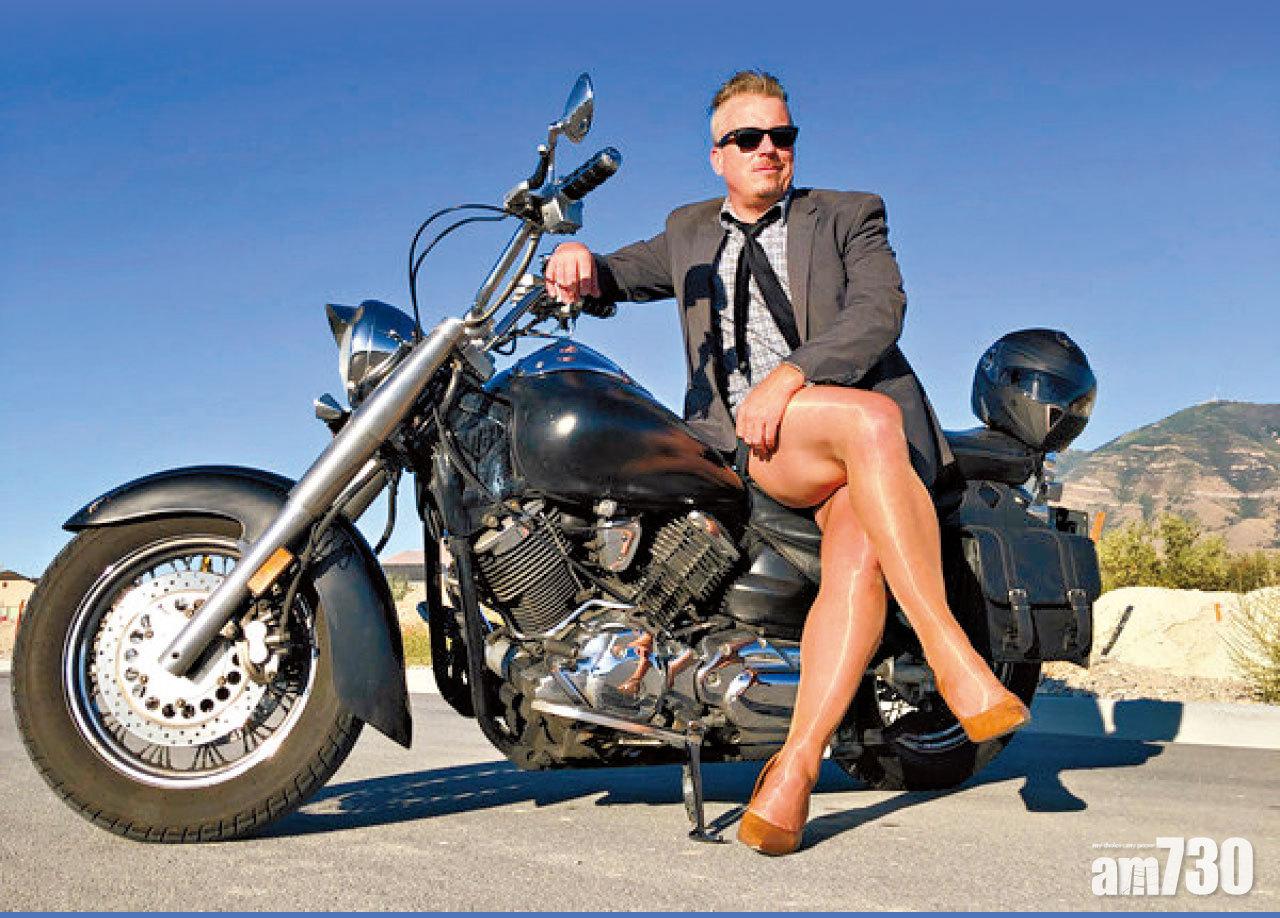 絲襪大叔教路：美腿靚 靠行樓梯