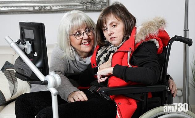 【這是愛】英女自幼患病有口難言 36歲終能對慈母說「我愛你」