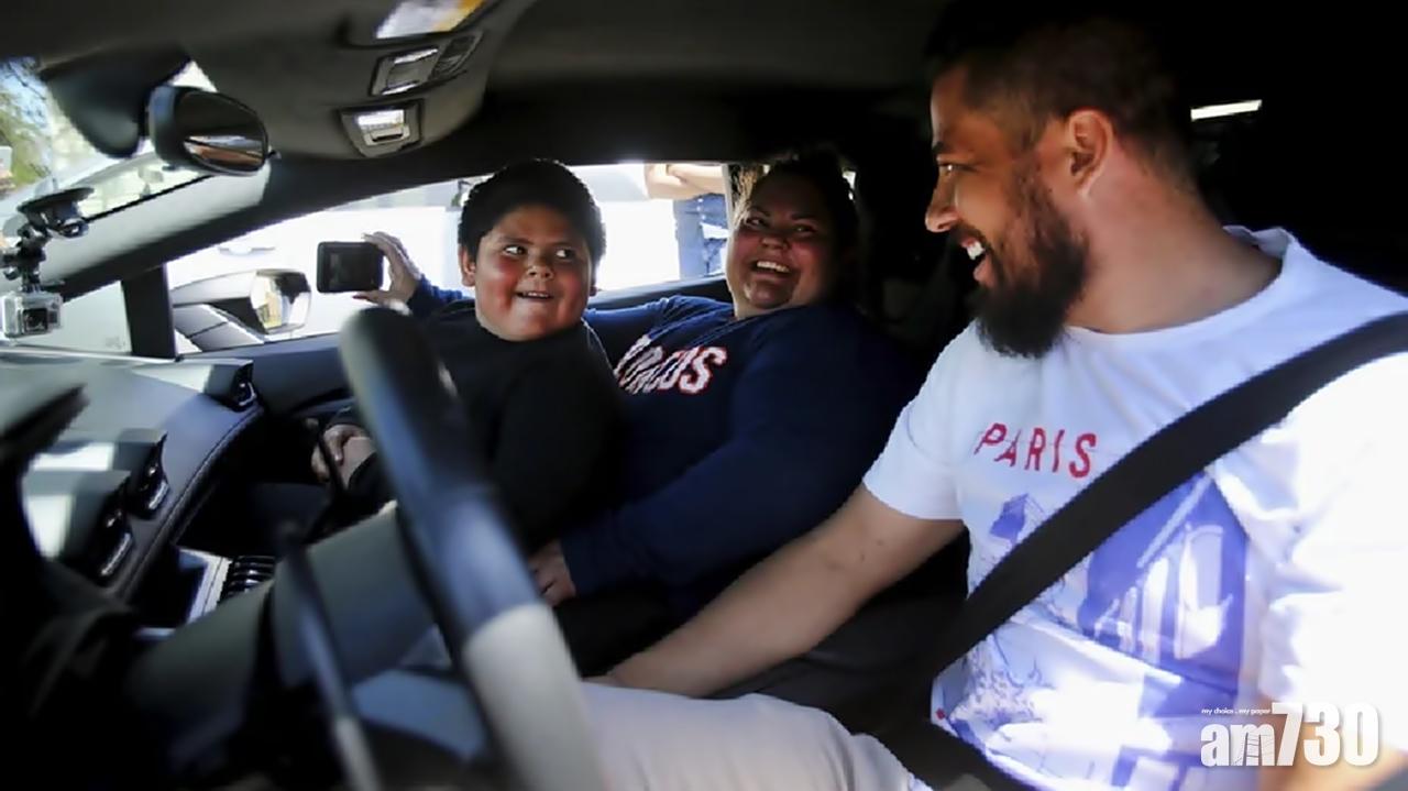 5歲男童開車想買林寶堅尼獲富商「圓夢」