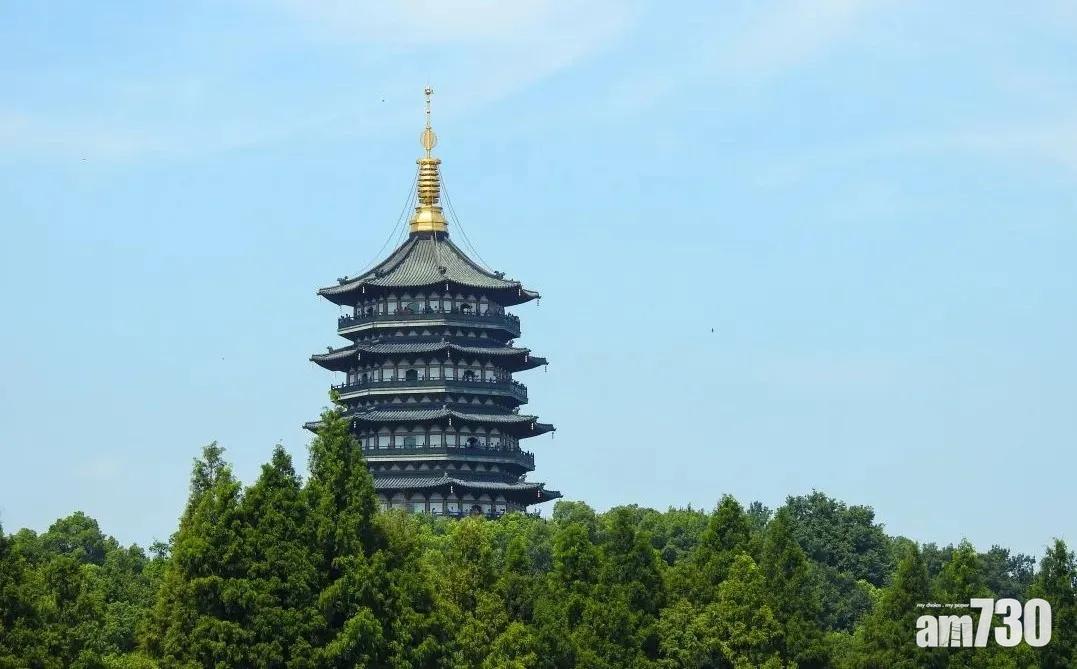 雷峰塔遺址執磚圖刻名 內地男辯只是看看
