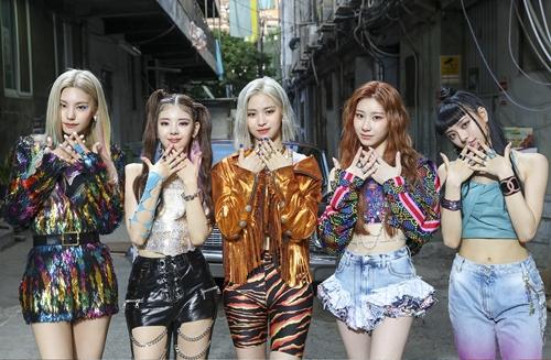 ITZY在新碟破白金 多謝JYP稱讚