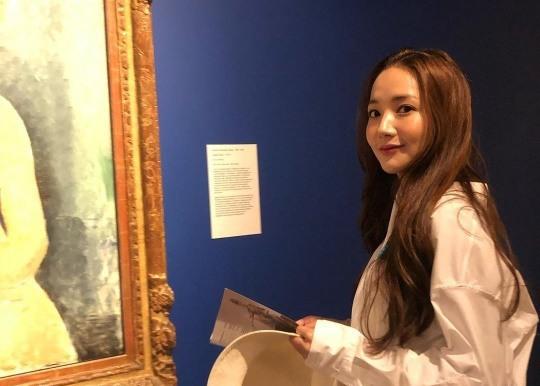 朴敏英上載「消失的下著」相騷長腿