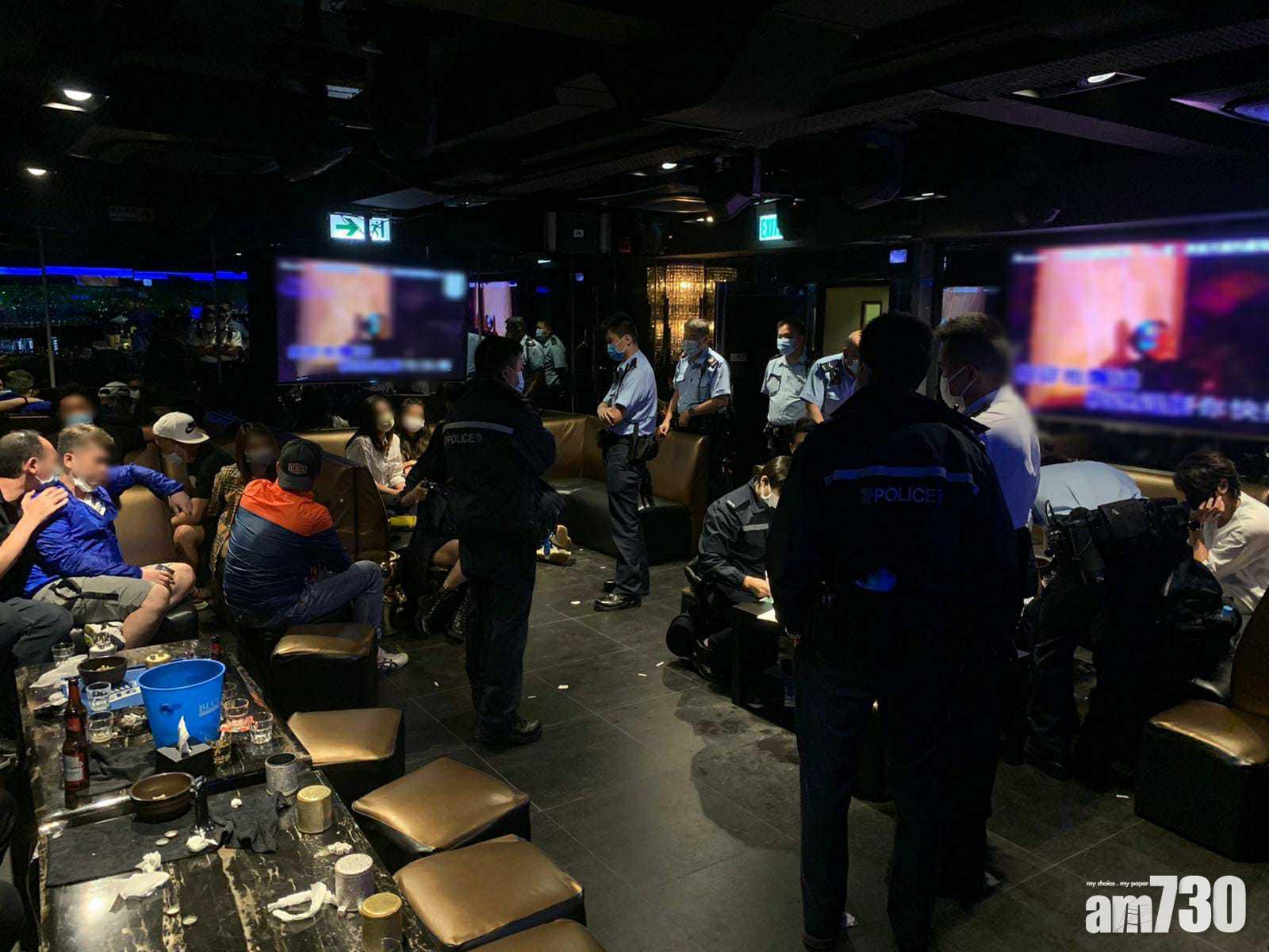 警灣仔樓上酒吧票控42人違限聚令