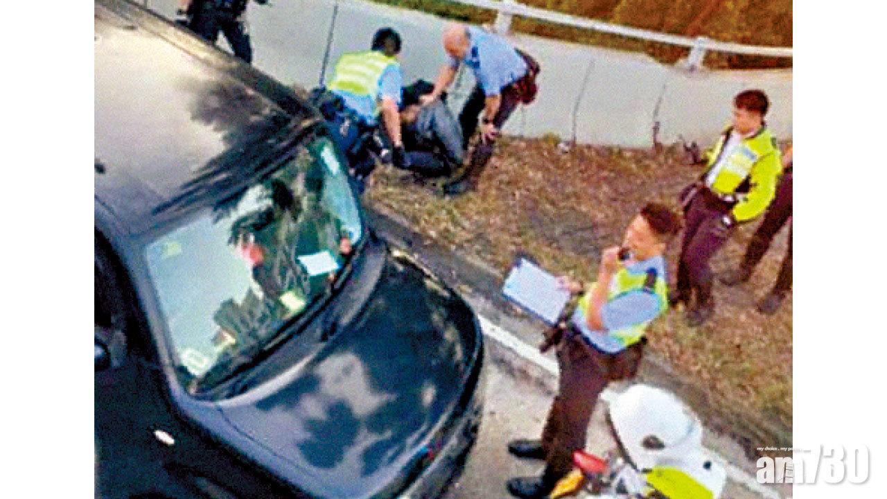 襲警罪成辦眾籌 警拘前教師涉洗黑錢