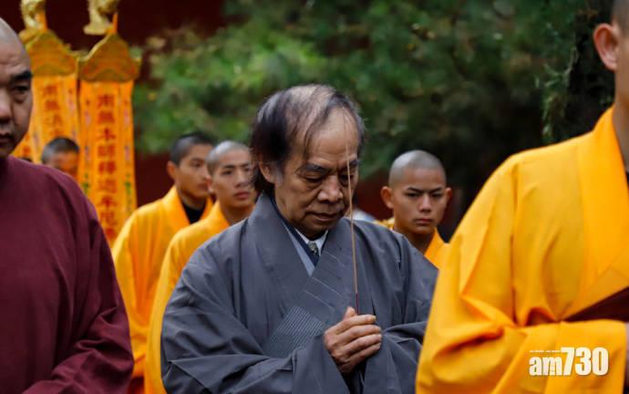台漫畫大師蔡志忠少林寺出家 方丈釋永信親自剃度