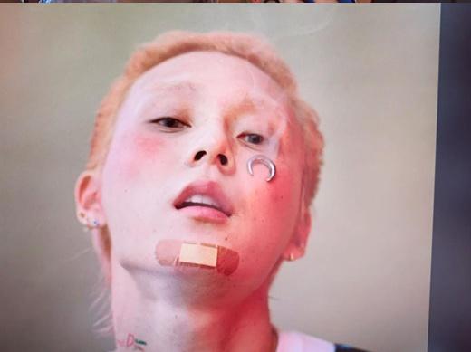 【泫雅男友】E'Dawn是日月神教教徒