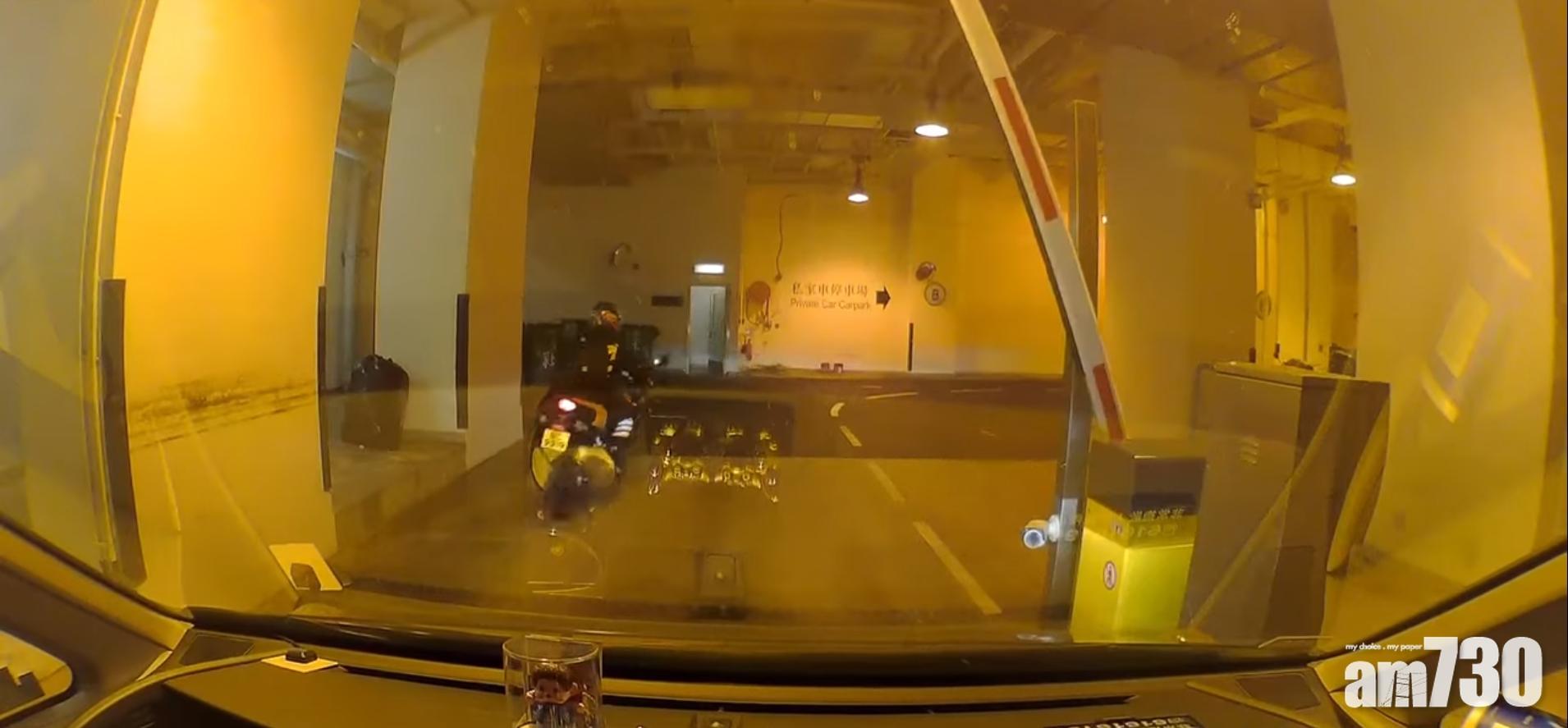 【車CAM直擊】拍卡駛離停車場被電單車搶閘　網民：點解唔比油夾住佢