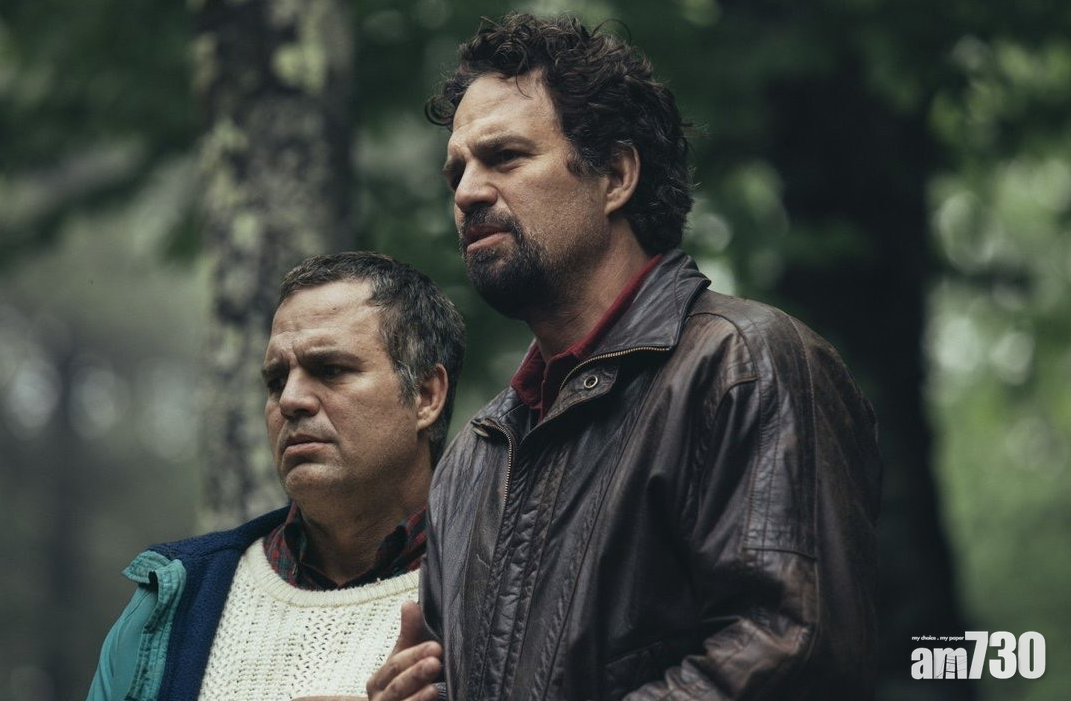 金球獎2021｜「變形俠醫」麥克雷法路一人分飾兩兄弟  奪迷你劇視帝