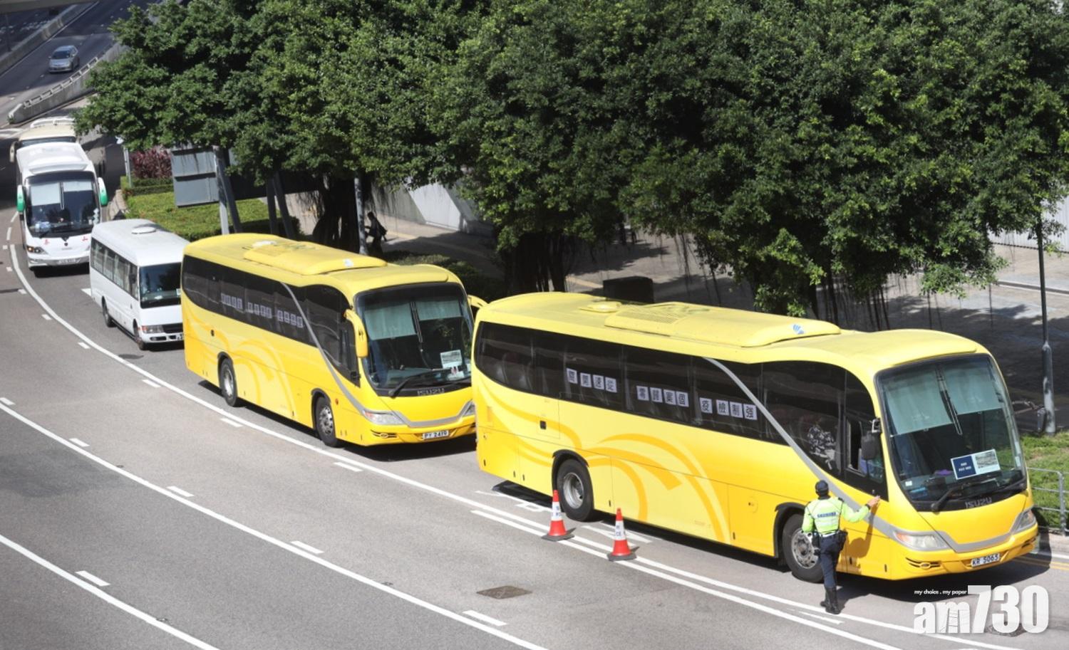黃進達承認違規「巴士團」做法不理想　冀業界接種疫苗