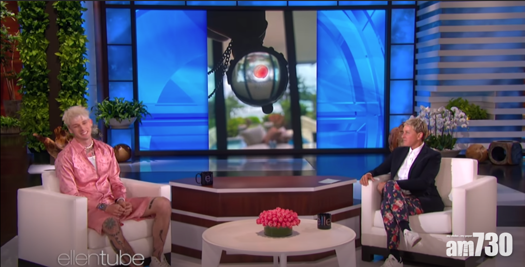 Machine Gun Kelly隨身戴著Megan Fox的血吊墜