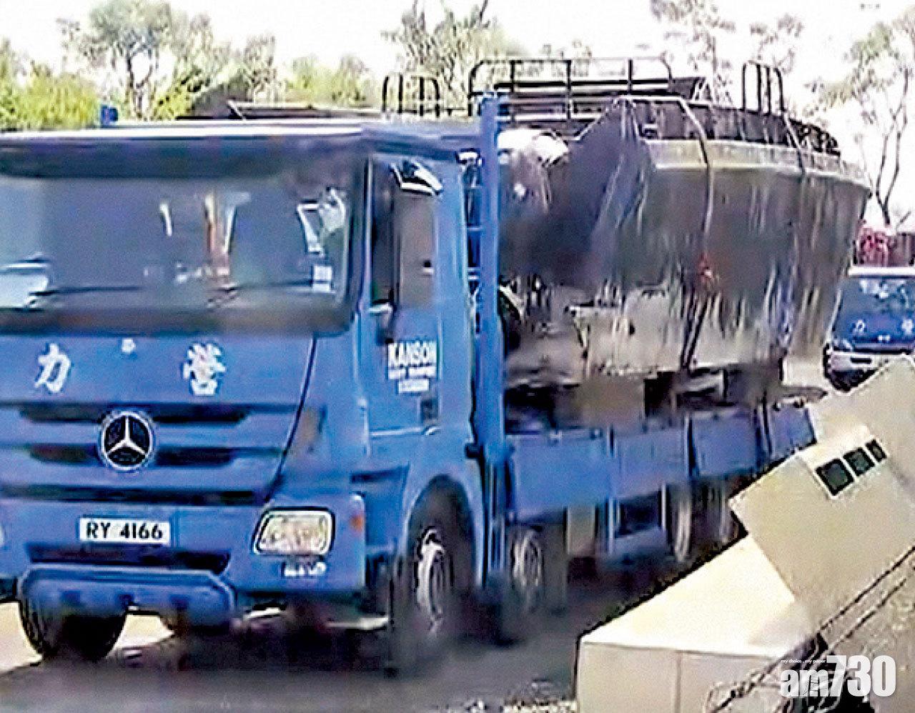 警方屯門龍鼓灘檢4艘改裝快艇