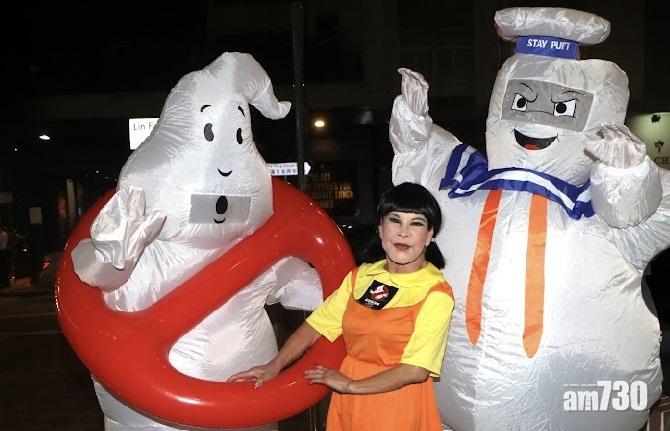 萬聖節｜夏蕙BB「木頭人look」與棉花糖鬼鬥搶鏡