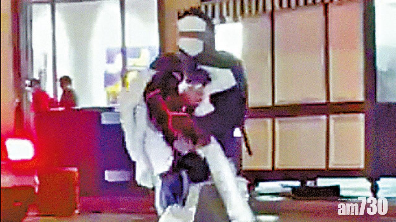 目無法紀｜匪徒滿手衫逃離 三藩市LV店遭搶劫一空