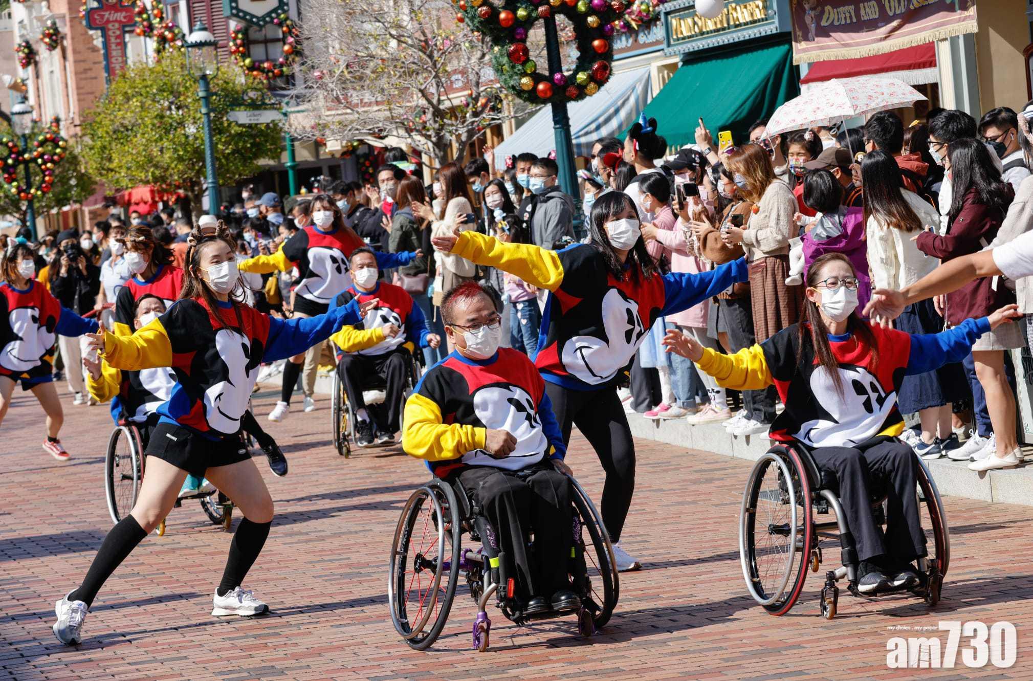 多元共融｜香港迪士尼首在園內辦傷健共融巡遊和表演 來年重啟贈門票計劃涉予1萬張