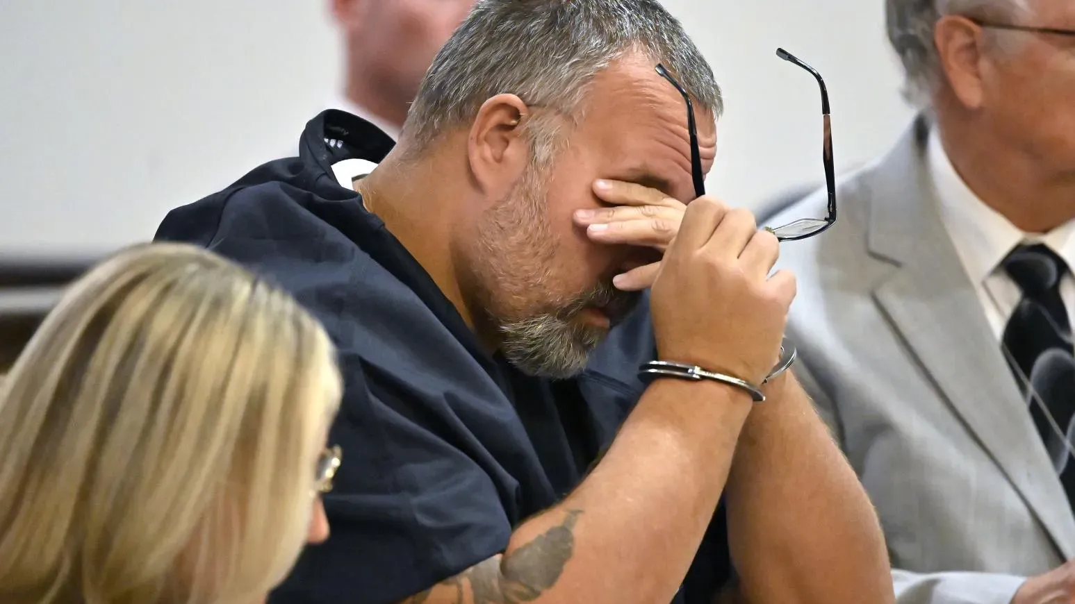 美國警長近距離開8槍殺法官好友　事後立即到警局自首