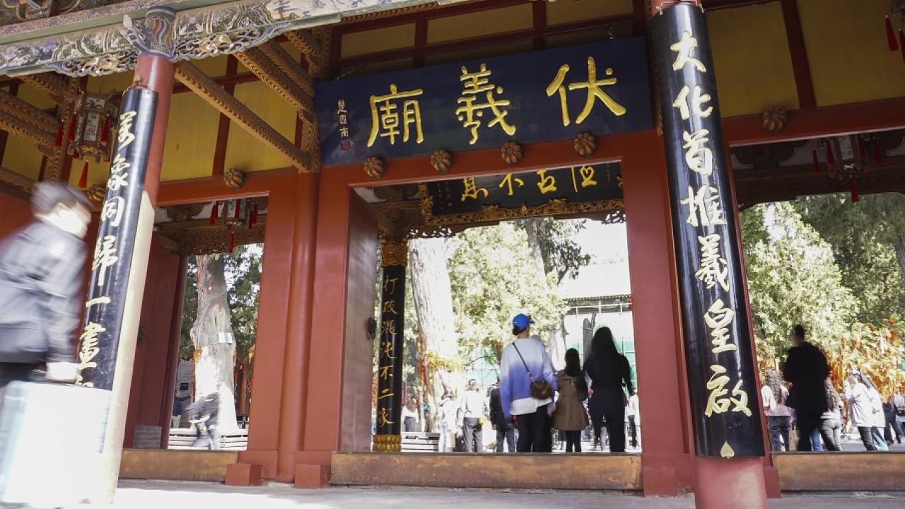 天水麻辣燙在社交平台走紅，甘肅天水成為新晉網紅打卡地。（新華社）