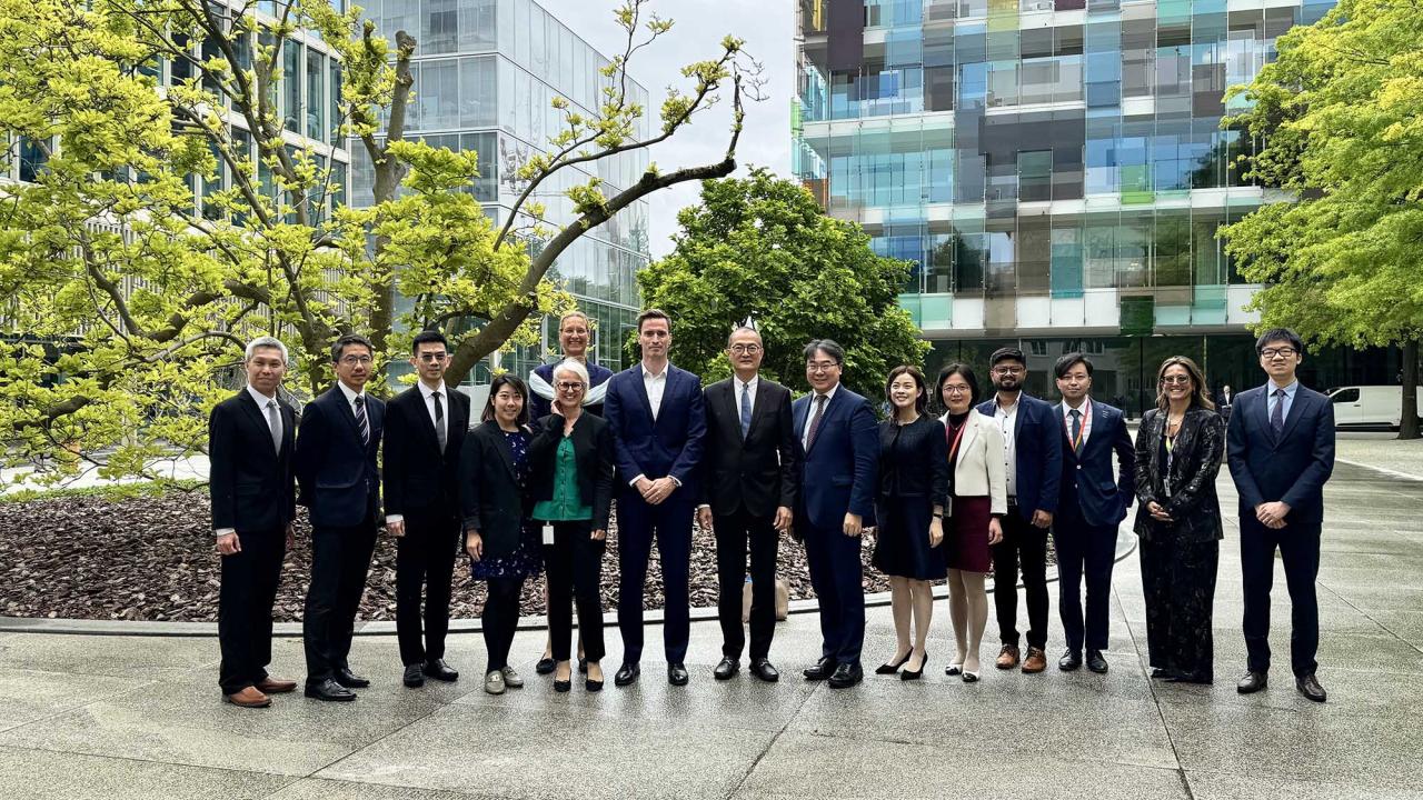 盧寵茂向瑞士製藥及醫療集團介紹香港發展醫療創新樞紐等措施