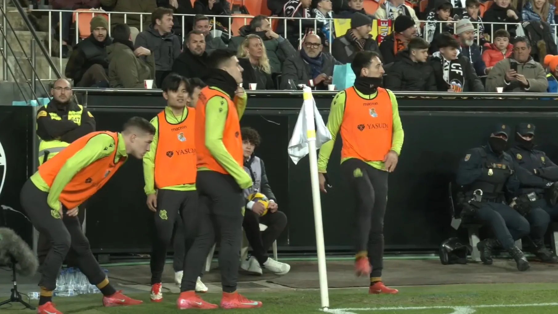 皇家蘇斯達發放影片證明華倫西亞球迷向久保建英作出歧視。(影片截圖)