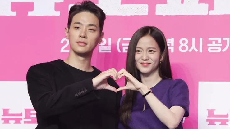 為拍喪屍喜劇練翻筋斗 Jisoo@BLACKPINK：現在能連續前滾翻5個圈(有片) 