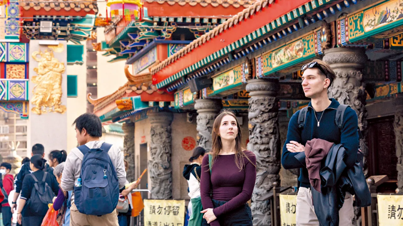 去年4500萬人次旅客訪港 留港時間微跌至3.2晚