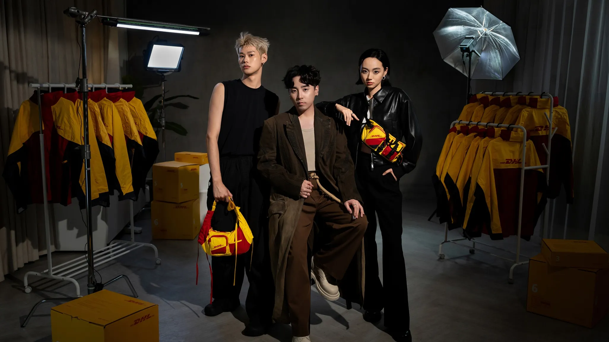 ESG｜DHL改造速遞員制服成配飾 辦慈善義賣