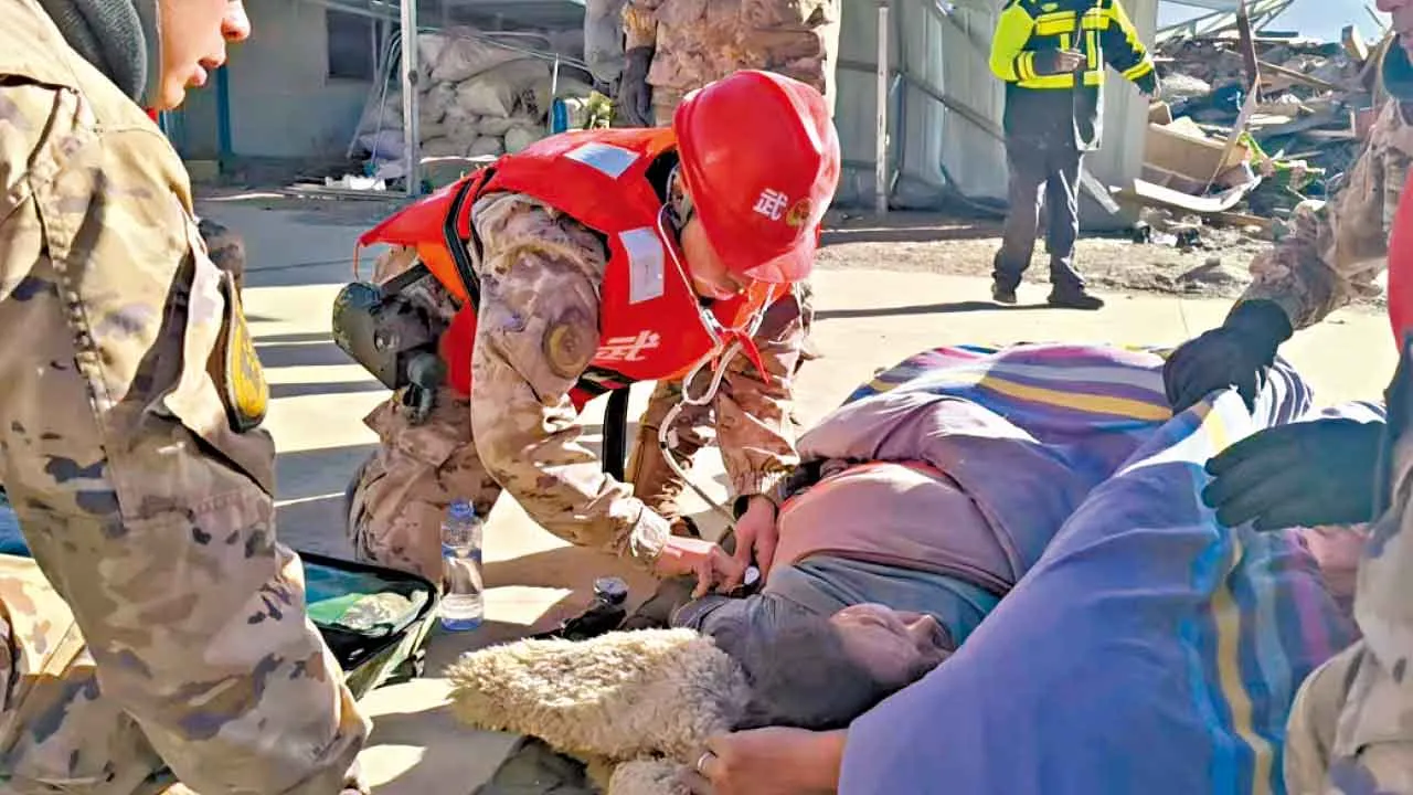 西藏6.8級地震126死188傷