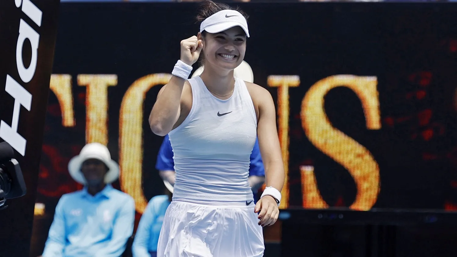 拉度卡露在澳網次圈擊敗美國球手晉級。(路透社)