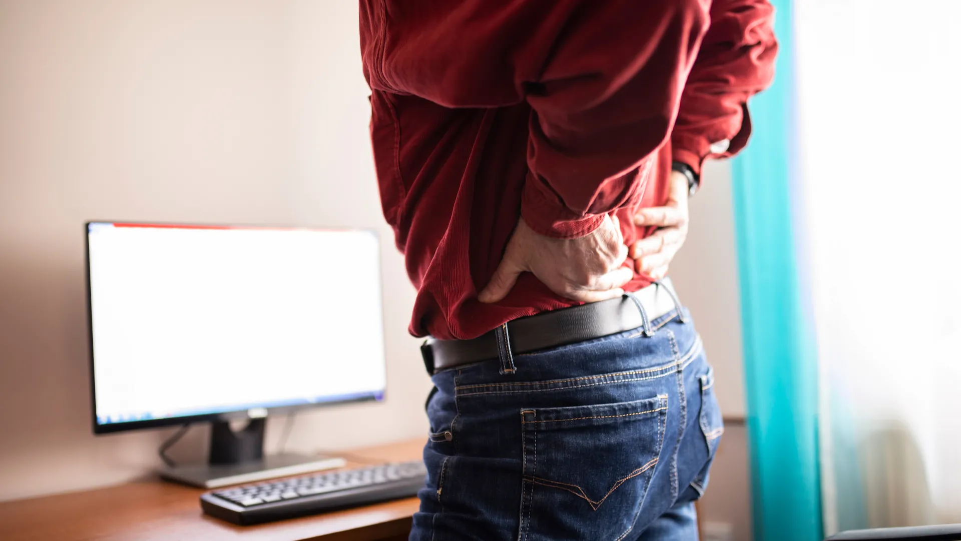 強直性脊椎炎是一種主要影響脊椎和骨盆關節的慢性炎症性疾病，好發在20到40歲的男性。