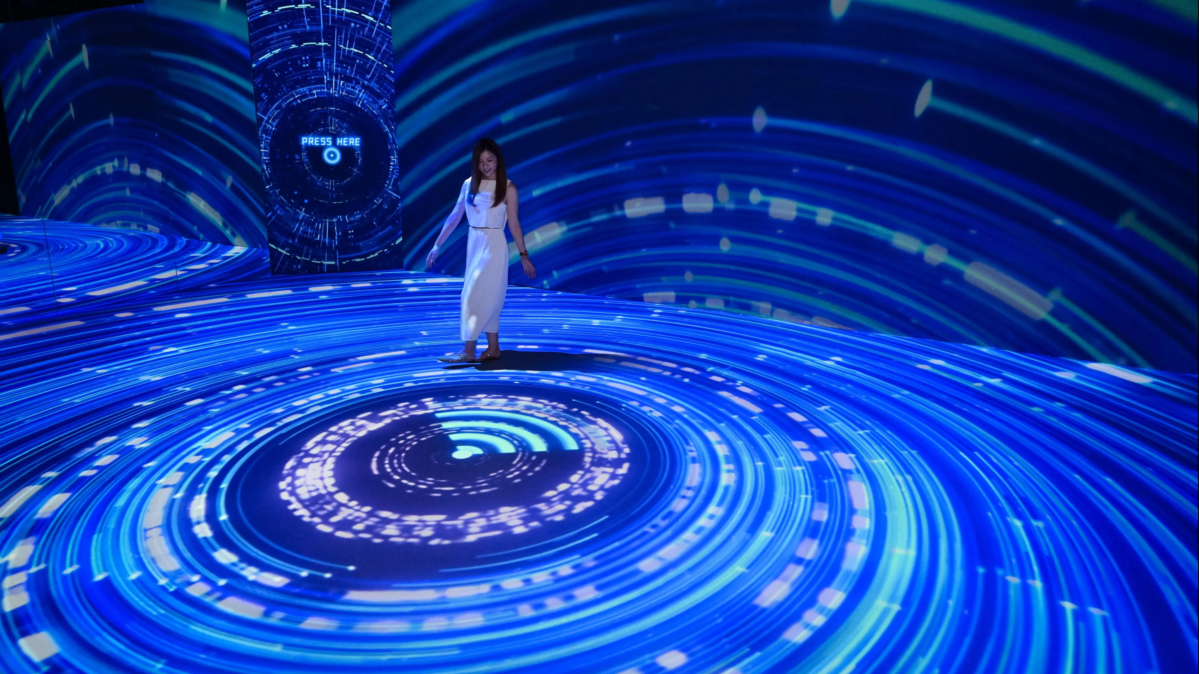 展覽透過互動藝術科技，展示香港活力。(政府新聞網)