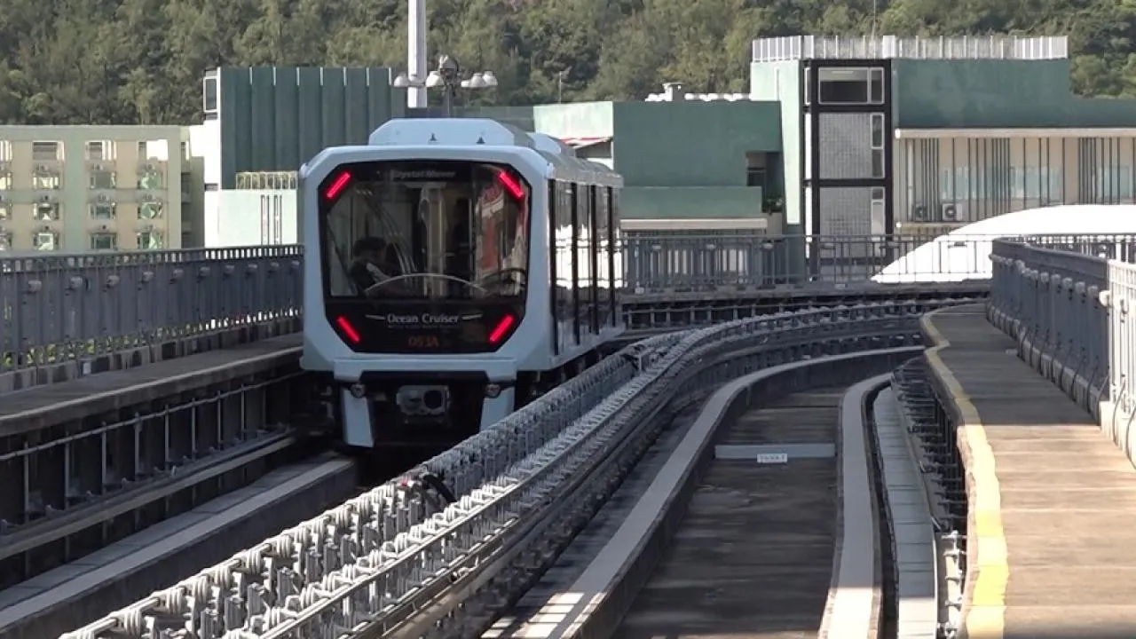 有議員認為，澳門欠缺完善的集體運輸系統，長遠需要連接澳門半島密集區域及主要口岸，疏導人流及跨島的交通。（港台圖片）