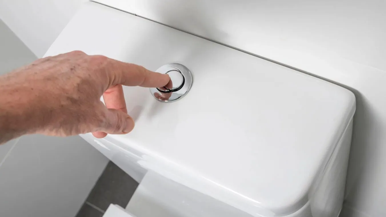 當有早期症狀出現(排尿困難、頻尿等)，就應該盡早到找專業泌尿科醫生診治，提供最適切的方式來治療。