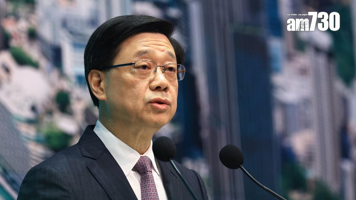 李家超表示，會認真在14個處所「先行先試」垃圾徵費，然後再作綜合考慮。(中通社)