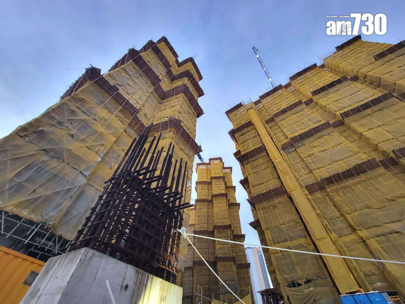 有傳媒報道，長實位於安達臣道首置項目地盤出現工程問題。長實表示有關樓宇的紮鐵及鋼筋工序仍在進行中，並未完成，駐地盤結構工程師亦未進行相關檢測。(林俊源攝)