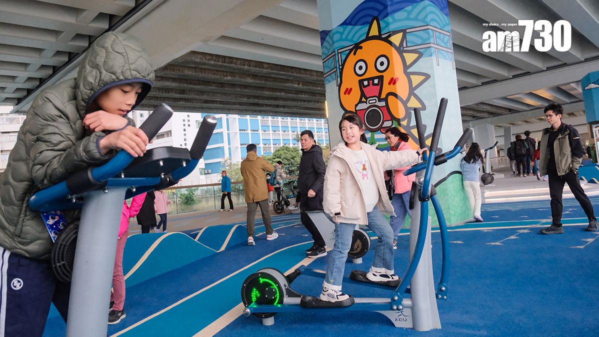 東岸板道(西段)開放予公眾使用的首日。(中通社)