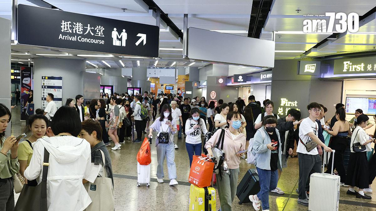 陳茂波預計，五一黃金周訪港內地旅客數目會按年增一成。(資料圖片／林俊源攝)