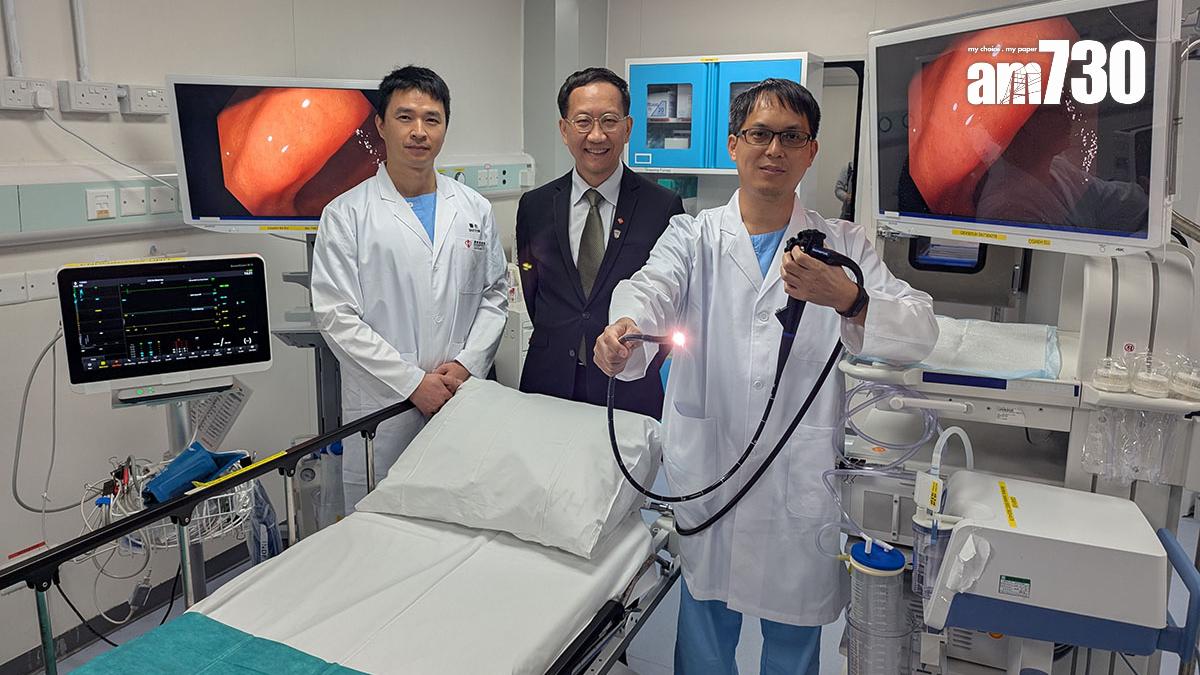 在醫管局交流的非本地培訓醫生葉錦寧(左)及梁崇芬(右)，目前主要負責腸鏡及胃鏡檢查。(羅庸軒攝)