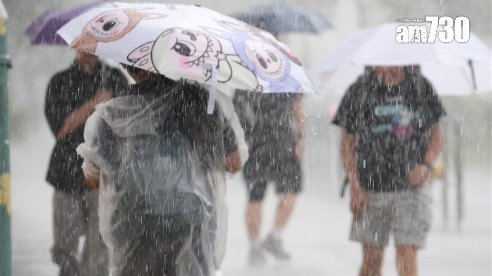 今日有驟雨和雷暴。(吳康琦攝)