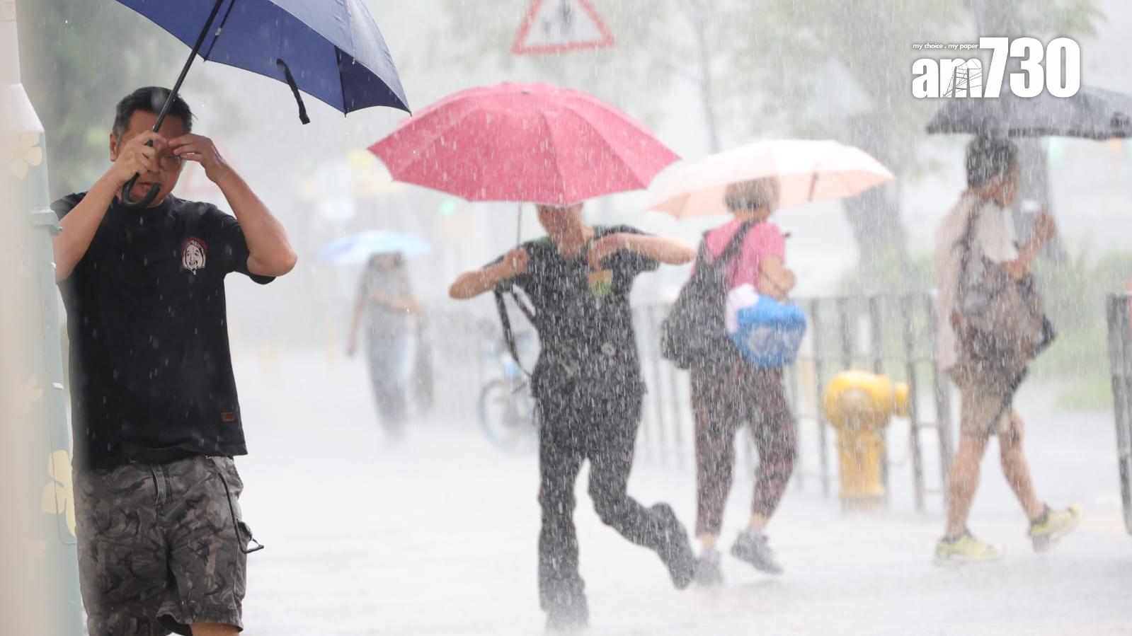 黃色暴雨警告信號現正生效。(吳康琦攝)