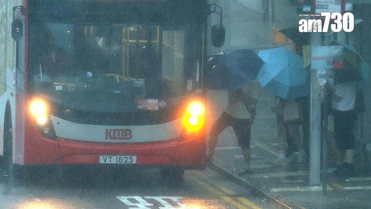 黑雨|打工仔遇熱心車長主動通知掛黑雨 網民讚好:救得一個得一個