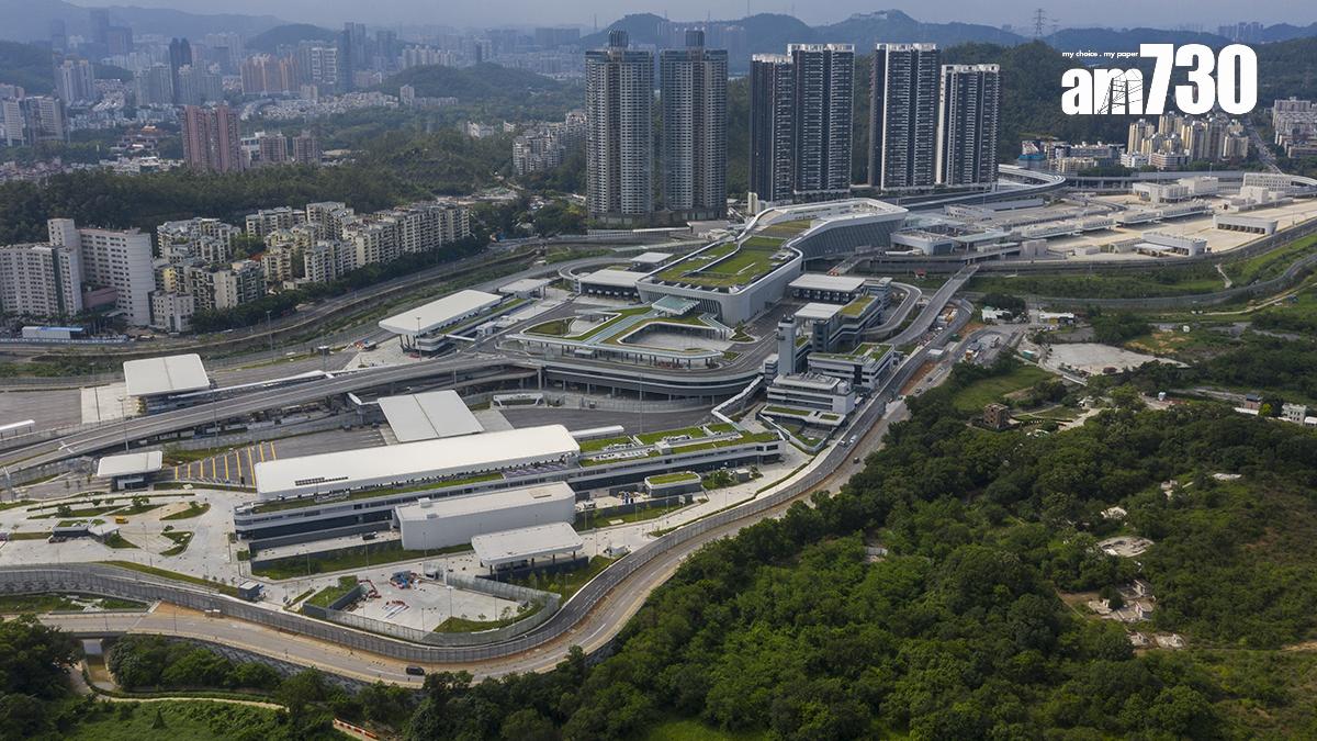 獲香園圍管制站跨境配額的私家車，午夜時段可取道落馬洲管制站過境。(資料圖片)