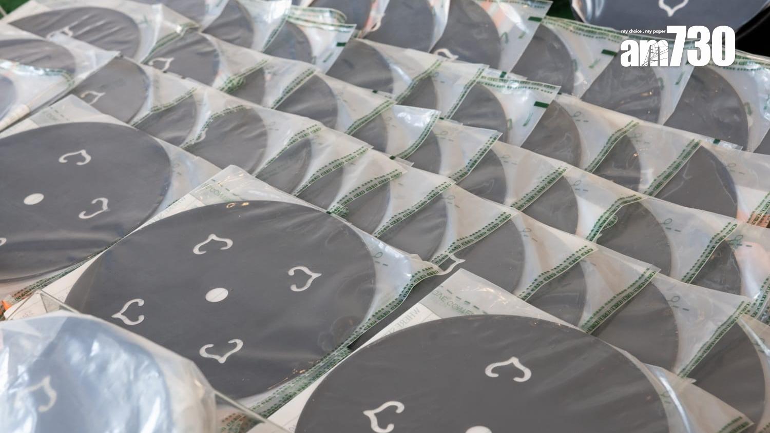 港海關在香港國際機場偵破兩宗空運走私懷疑貴金屬案件。（蘇文傑 攝）