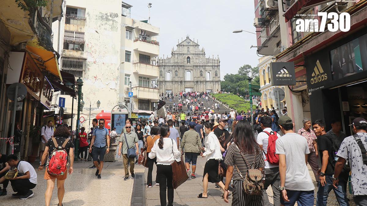 一名香港婦人在澳門賭場，用外套遮掩偷取15萬元籌碼被捕。(資料圖片／林俊源攝)