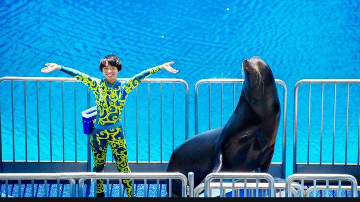 被囚禁，被親親