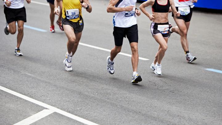馬拉松選手注意:膝痛或屬髂脛束症候群